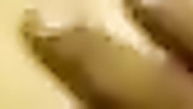 Özbek adam bir fahişeyle seks yapıyor.