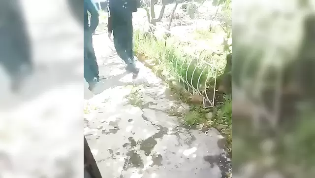 Özbek polisi sevgilisinin yatağında kadın buldu