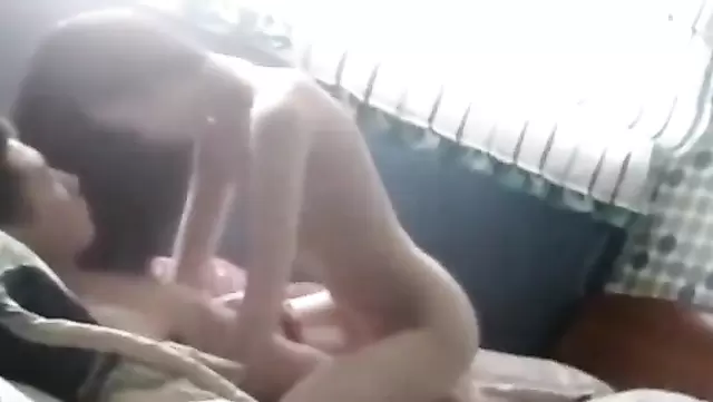 دختر ازبکی خیلی خوشگل معشوقشو می کنه.