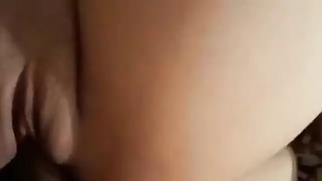 Özbek karının seks macerasının yakın çekimi.